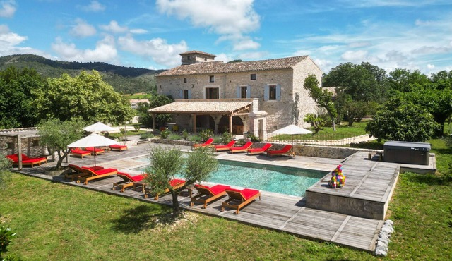 Mas with private pool in Vallon-Pont-d'Arc