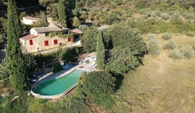 Mas with swimming pool and pool house