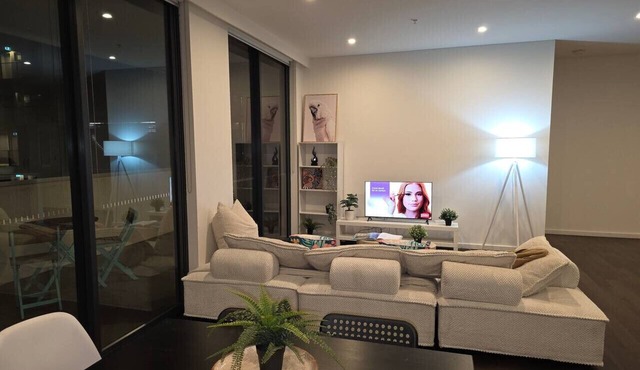 Mascot 3 bed 06C Close to station easy to anywhere