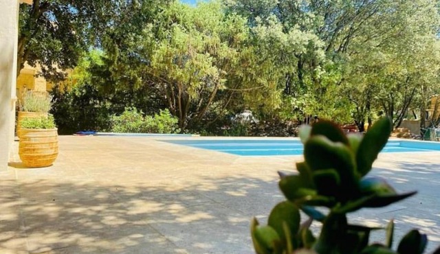 Maset de caractère à Saint Siffret - Mas des Chênes -