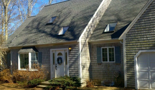 Mashpee - 4 bedroom 2.5 Bath on John's Pond, Private Beach, Dock and a raft