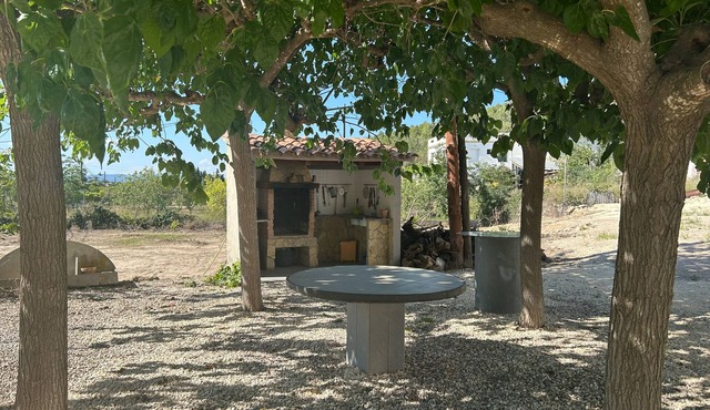 Masia Bernat: Antigua Masía en la Naturaleza Para Grupos