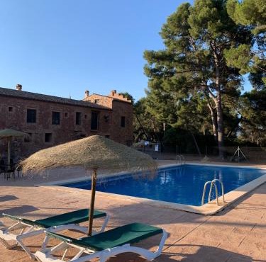 Masia de San Juan - castillo con piscina en plena Sierra Calderona