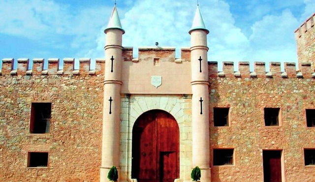 Masía de San Juan, renovated rural house with swimming pool and air conditioning. House 1