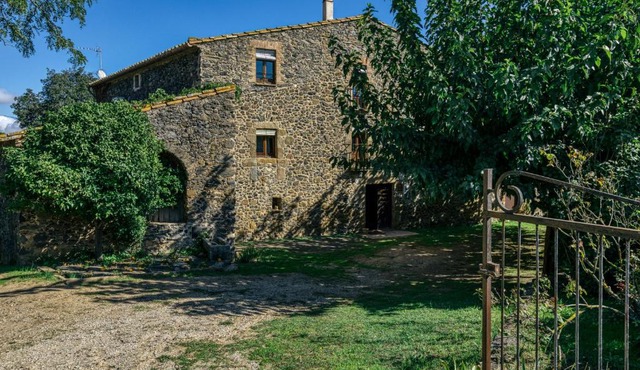 Masia en Rupià con Piscina