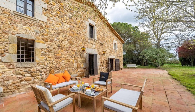 MASIA MARCO LUX, POOL, GARDEN, FIRE-PLACE, BARBECUE