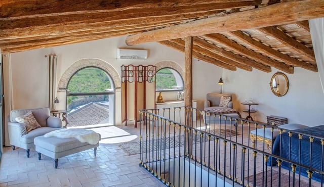 Masia Victoria - luxe private manor with Pool & Wi-Fi