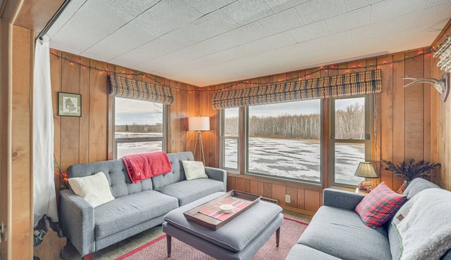 Mason Cabin w/Private Dock on Marengo Lake!