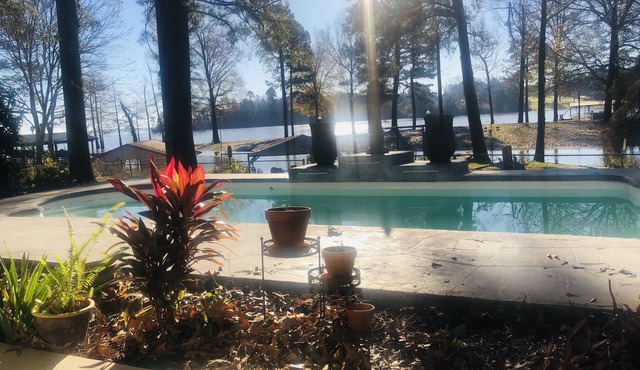 Mason Creek on Toledo Bend (main house)