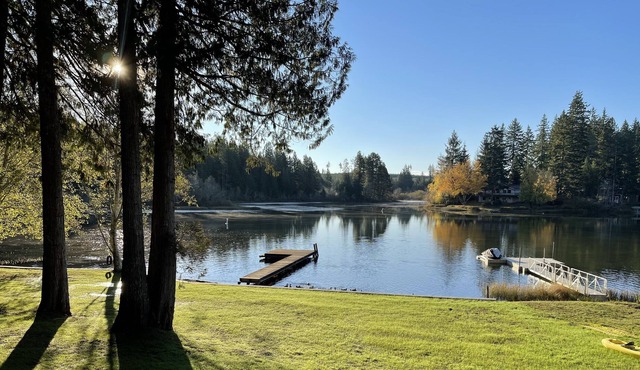 Mason Lake waterfront house on 1 acre with 100ft of private lakefront and a dock