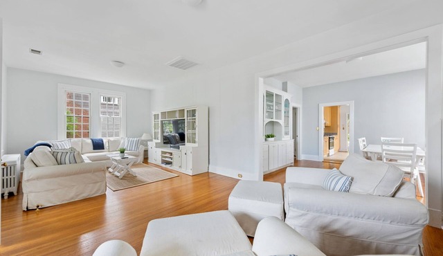 Masonic View House- Alexandria City, near Metro & Old Town, Spacious 5 bedroom