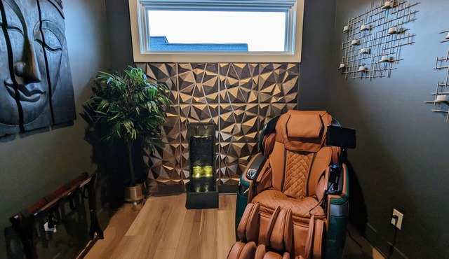 Massage Chair, Game Room, 5 min to DTWN