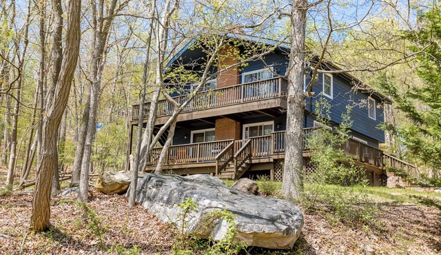 Massanutten Family Villa -3 Kings, 1 Queen/Dog Friendly/1 Mile to the Slopes
