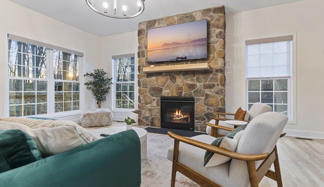Massanutten Vacation! Family Home with 3 King Beds + Large Hot Tub