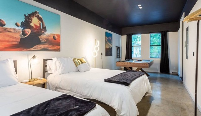 Massive 10BR Compound—6 Min to Downtown Austin