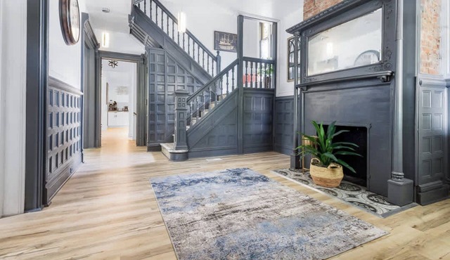 Massive 11BR Home Ideal for Reunions