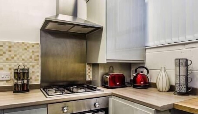 MASSIVE 3000SQ FT WAREHOUSE FLAT Amazing Apartment with Recreational.