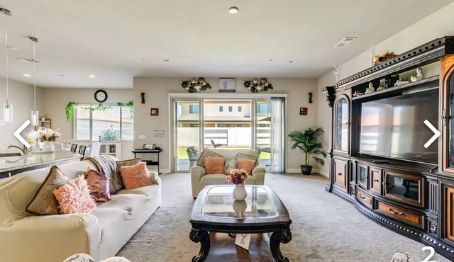 Massive 4 bedroom retreat, perfect for families and groups