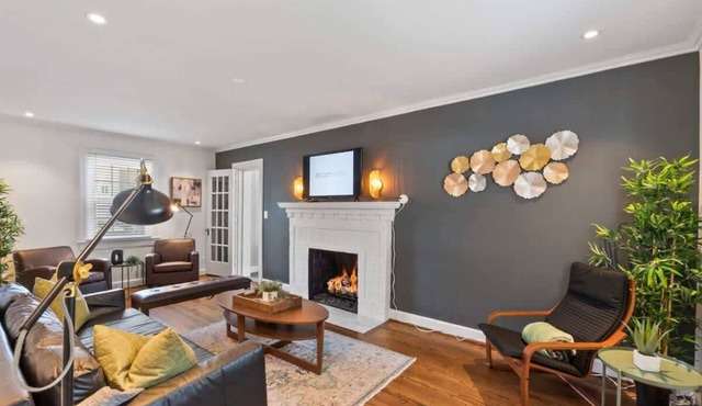 Massive 5BR Historic CozySuites House