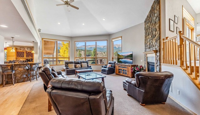 Massive Breckenridge Estate: Game Room & Hot Tub!
