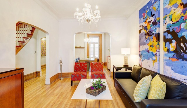 Massive Downtown House - 1 month or more stays