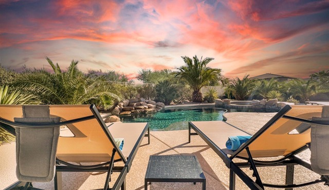 Massive Golf Course Home with Pool, Spa, Game Room, Yoga Room! Stay a While