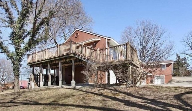 Massive Home 5 mins to Arrowhead Stadium and 15 mins from Downtown Kansas City