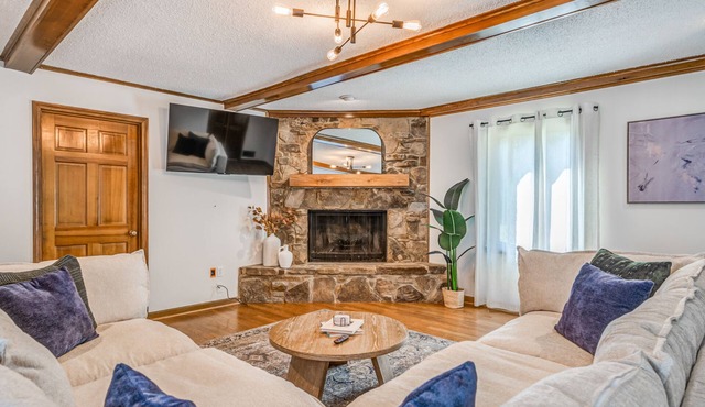 Massive Home in East Memphis