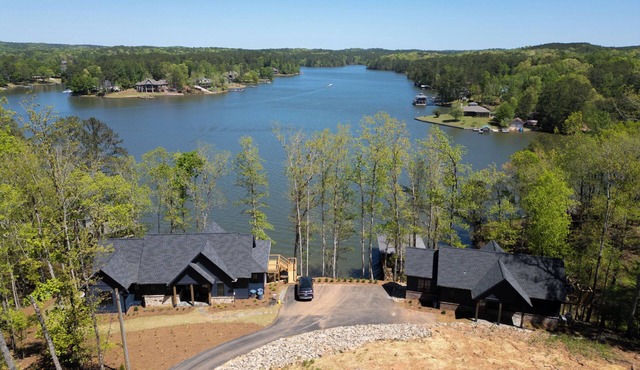 Massive Lake Martin Estate - Sleeps 23