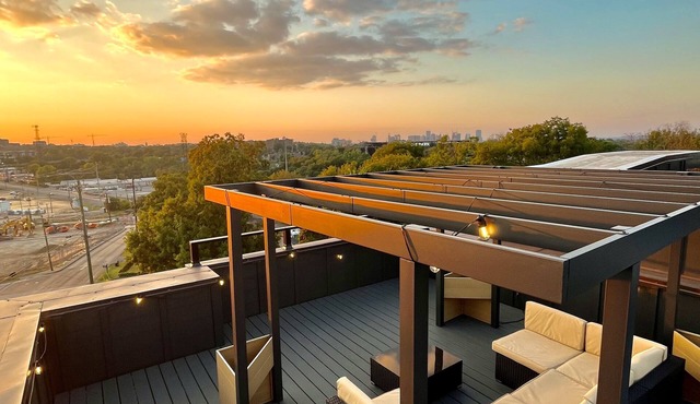 ★Massive Roofdeck★NEW Home-4Bd/3.5Ba- 3miles to downtown