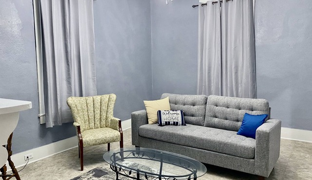 MASSIVE THREE BEDROOM HOME IN SELMA