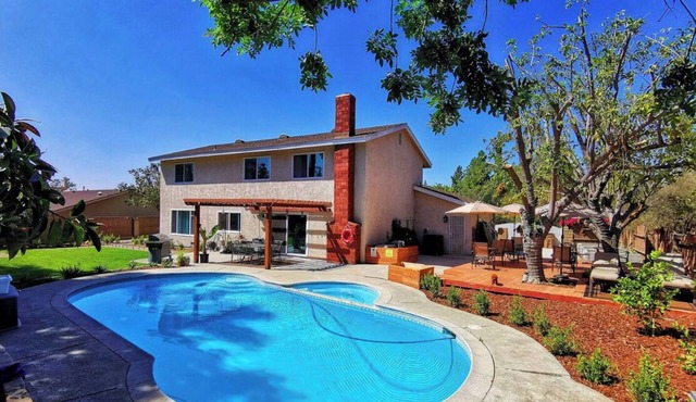 Master Bedroom Oasis in Claremont Pool House, Near 5 Colleges