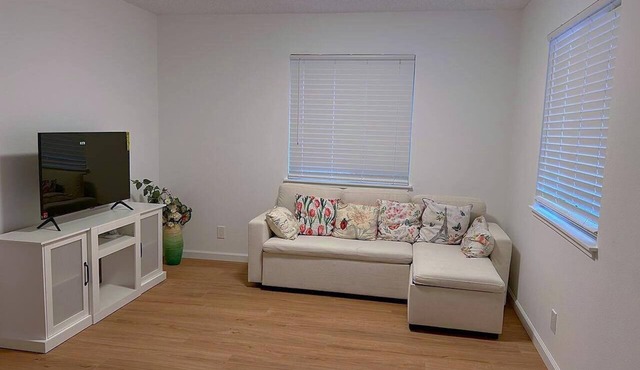 Master guest suite in Pleasant Hill