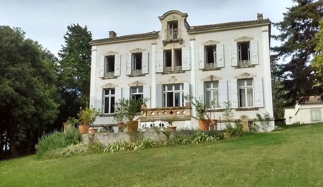 Master house for rent, Montreal de l'Aude - sleeps 20, secured pool