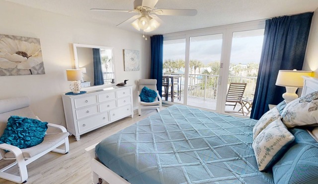 Master on Gulf with Balcony access Free round of Golf & Activities Every Day!