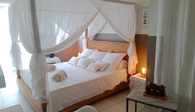 Master suite + breakfast