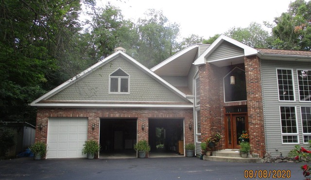 Master suite with full bathroom, shower & jacuzzi - Shared kitchen and laundry.