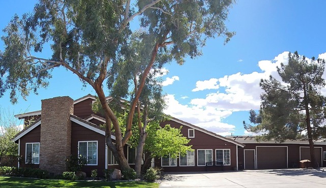 Masterpiece Retreat - a Corporate/Family Retreat- just 3-5 min to Strip/Airport