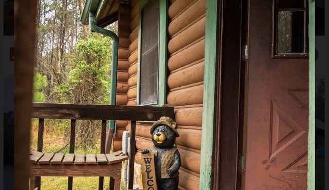 Masters Tournament Relaxing Log Home Sleeps 12+. Bring your friends & family.