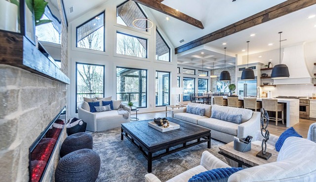 Masters Week Luxury 5BR Lakefront home w/Top Amenities! Sleeps 14