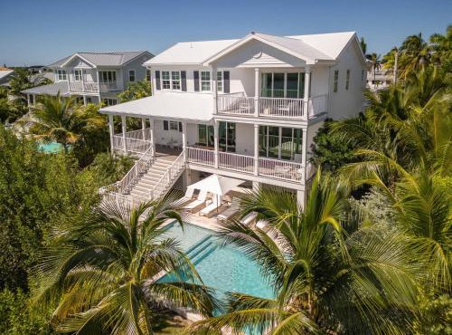 Mastway House -Pool & Dock!