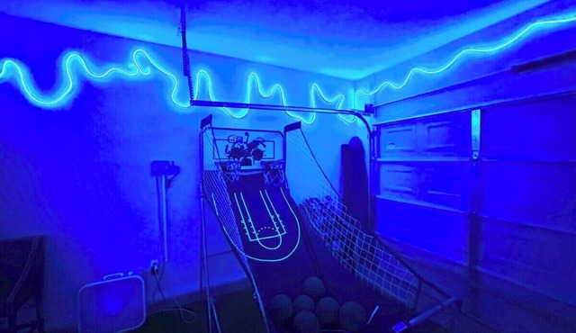 Matador Arena + Hot Tub + Game Room + 4BR Sleeps 14 + 4 Min to Loop