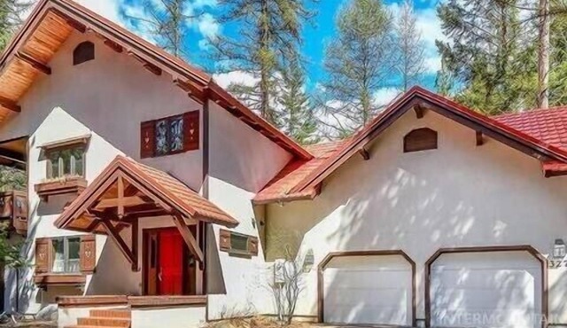 Mather Chalet in the Heart of McCall +3000 sq ft, game & bunk room, 2 fireplaces