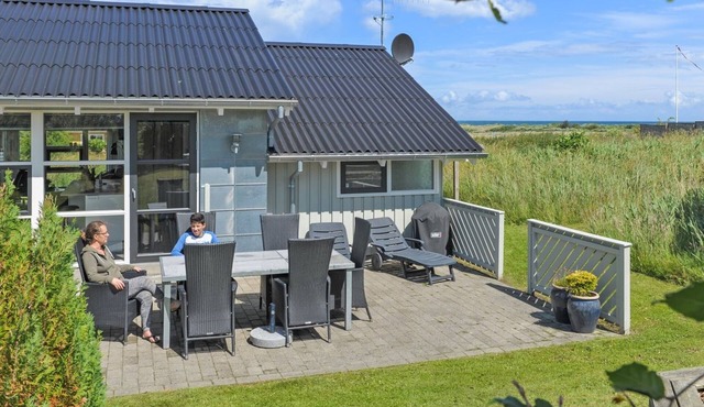 "Mathias" - 625m from the sea by Interhome