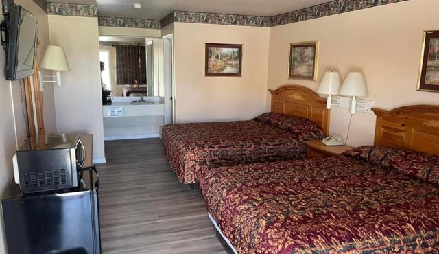 Mathis Stay Near Local Restaurants and Lake Corpus + Parking