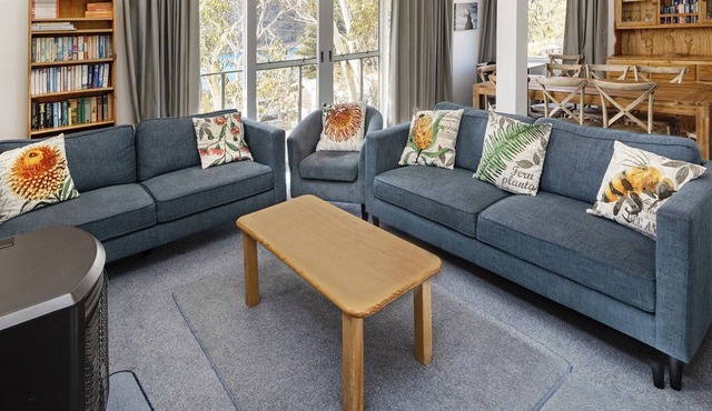 Matilda - 3BR Home l Central Location l Amazing Lake Views l WiFi l BBQ