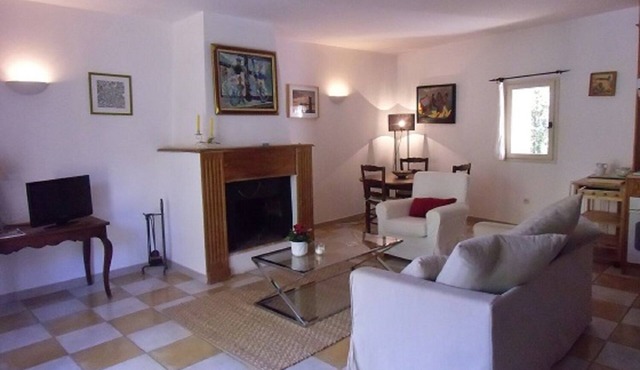 MATINES-A FRENCH WAY OF LIVING - BREAKFAST IN THE GARDEN, WINE around the Pool