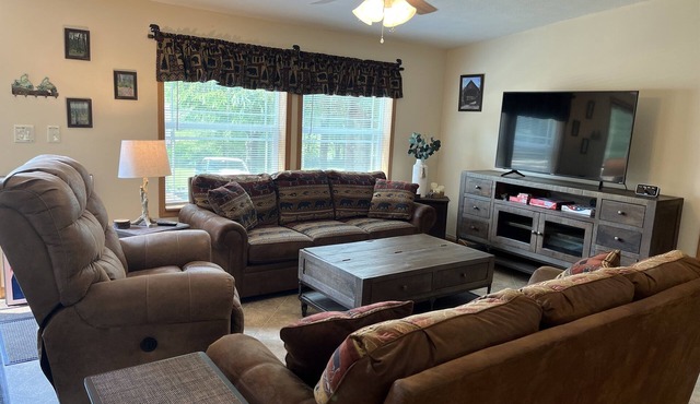 Matt's House - quiet country home, 3 bdrm, near ASV