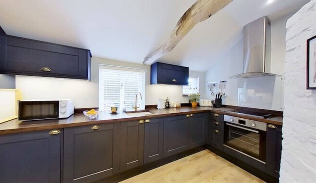 Matteos, Another Perfect Apartment in Ledbury