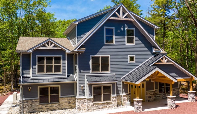 Matterhorn by PMR, 9BR Luxury A-Frame, Elevator, Hot Tub, Sleeps 28